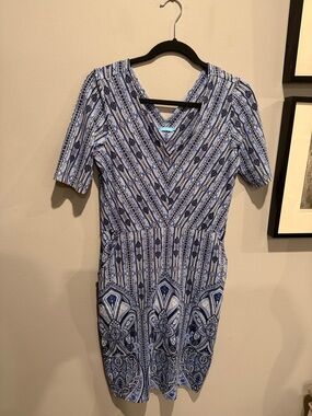 J. McLaughlin Blue and White Midi Dress with Geometric Print